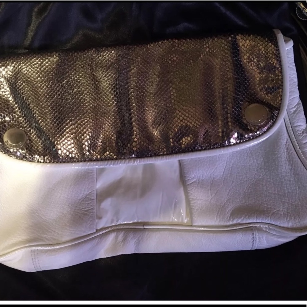Gustto white leather clutch
